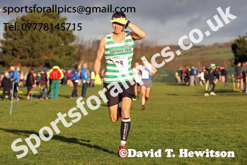 Mens veteran Cathedral Relays, Birtley. Photo:  David T. Hewitson/Sports for All Pics